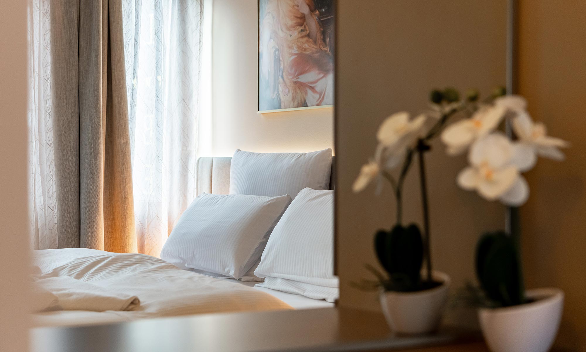 Hotel Bel Vu Zimmer mit Spiegel